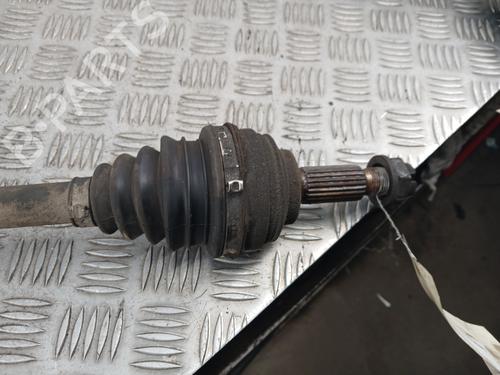 right-front-driveshaft-renault-clio-iv-bh_-2012-2013-2014-2015-2016-2017-2018-2019-2020-2021-33044409 main image