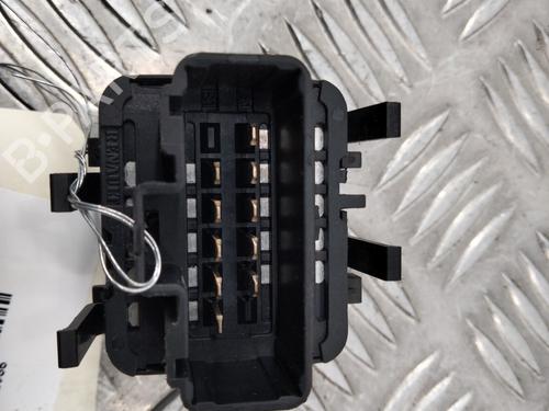 Left front window switch RENAULT MASTER III Van (FV) 2.3 dCi 145 FWD (FV0E, FV0F, FV0H, FV02, FV0M, FV0S,... | BP28779732I27 - Image 2