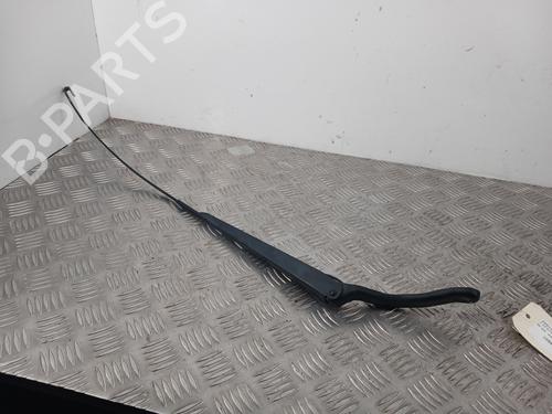 Used Front windshield wiper arm FORD FIESTA V (JH_, JD_) 1.6 TDCi (90 hp) 32064787