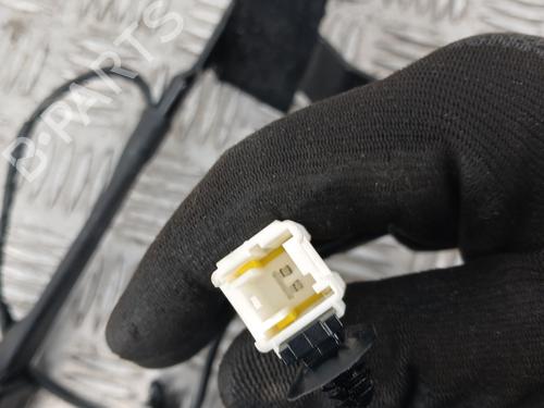 Used Seat buckle Seat buckle CITROËN C4 CACTUS 1.2 VTi 82 (82 hp) 32854368 32854368