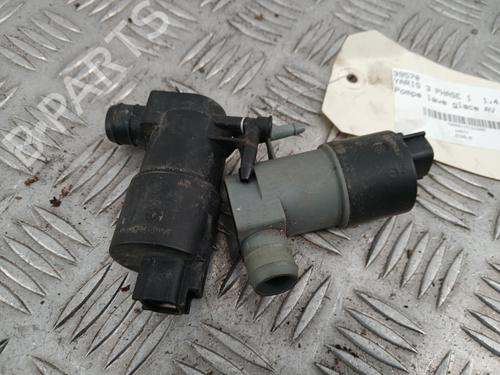 Used Washer pump TOYOTA YARIS (_P13_) 1.4 D (NLP130_, NLP130) (90 hp) 30144569