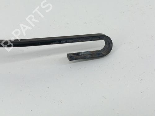 Used Front windshield wiper arm VW GOLF IV (1J1) 1.9 TDI (90 hp) 28762220