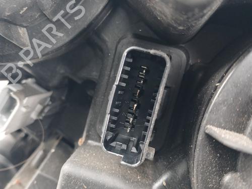 Right headlight CITROËN C5 I (DC_) 2.2 HDi (DC4HXB, DC4HXE) | BP31920352C29 - Image 2