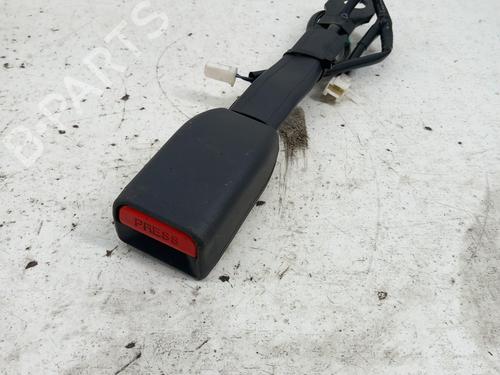 Used Seat buckle RENAULT KOLEOS I (HY_) 2.0 dCi 4x4 (HY0K) (150 hp) 28739670