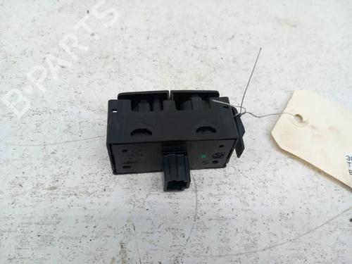 Used Warning switch RENAULT TRAFIC III Van (FG_) 2.0 dCi 145 (FGML) (145 hp) 28768523