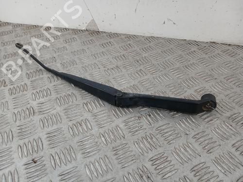 Used Front windshield wiper arm Front windshield wiper arm SUZUKI GRAND VITARA II (JT, TE, TD) 1.9 DDiS All-wheel Drive (JT419, TD44, JB419WD, JB419XD,... (129 hp) 40242193 40242193