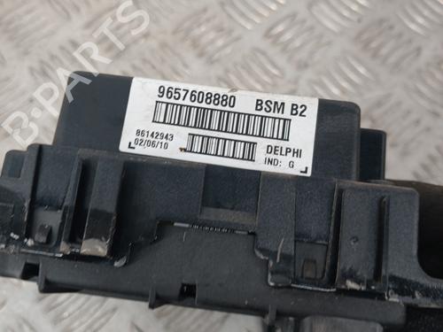 Used Fuse box Fuse box PEUGEOT 206+ (2L_, 2M_) 1.1 (60 hp) 31968547 31968547