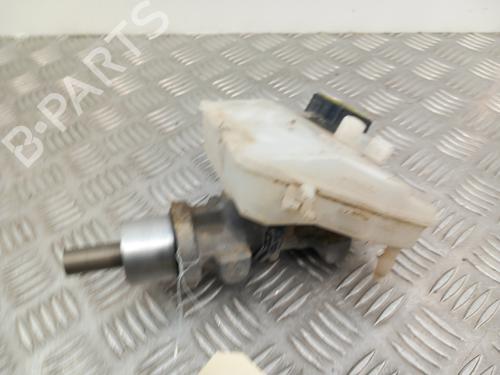 Used Brake master cylinder PEUGEOT 206 Hatchback (2A/C) 1.4 i (75 hp) 28742208