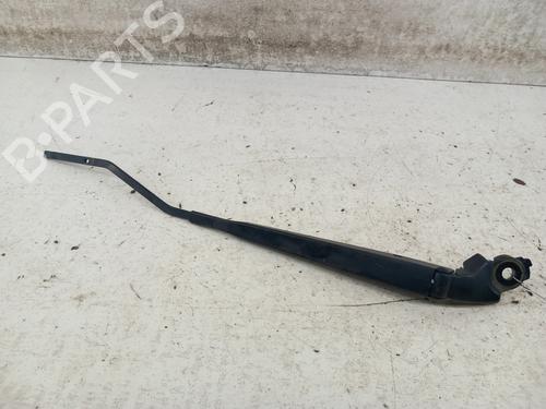 Used Front windshield wiper arm CITROËN C4 CACTUS 1.6 BlueHDi 100 (99 hp) 28737649