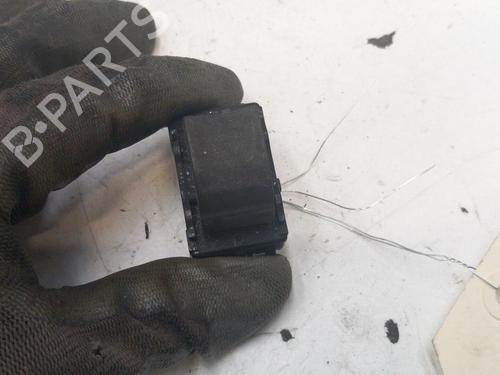 Used Right rear window switch Right rear window switch RENAULT MEGANE IV Hatchback (B9A/M/N_) 1.6 TCe 205 (B9MV) (205 hp) 28779028 28779028