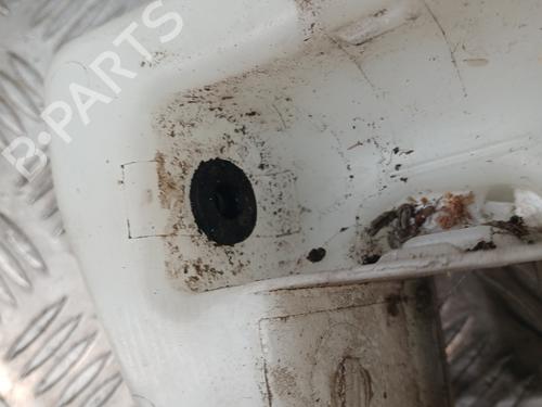 Used Windscreen washer tank Windscreen washer tank 32284035 32284035