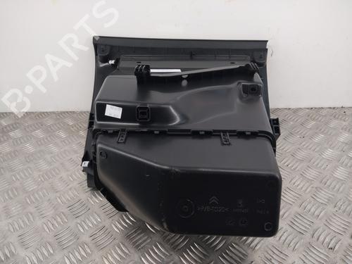 Used Glove box Glove box CITROËN C3 III (SX) 1.2 PureTech 82 (83 hp) 28742884 28742884