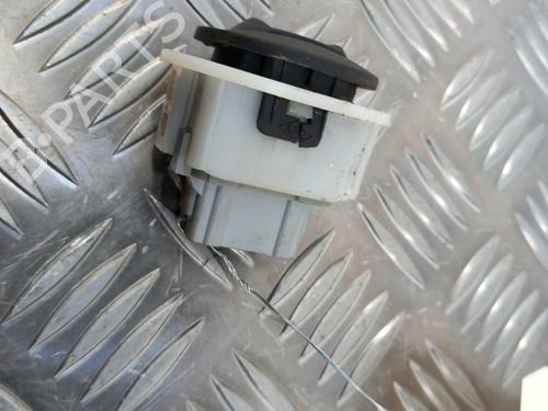 Used Right front window switch Right front window switch RENAULT MEGANE II (BM0/1_, CM0/1_) 1.5 dCi (BM1E, CM1E) (106 hp) 28739398 28739398