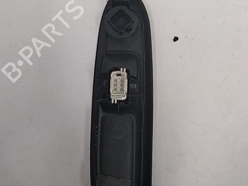 Used Right front window switch RENAULT CLIO II (BB_, CB_) 1.5 dCi (B/C2J) (68 hp) 28747729