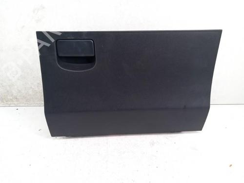 Used Glove box Glove box TOYOTA YARIS (_P9_) 1.4 D-4D (NLP90_, NLP90R) (90 hp) 28784224 28784224