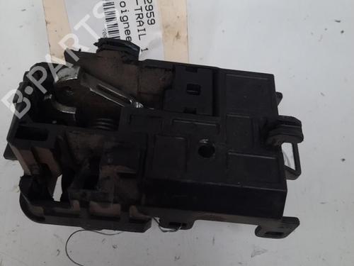 Used Front left interior door handle NISSAN X-TRAIL I (T30) 2.2 dCi 4x4 (136 hp) 28747277