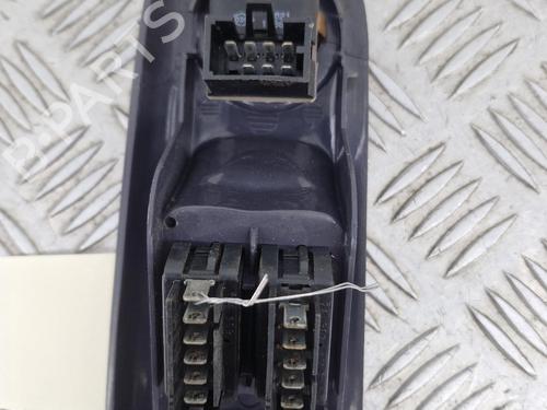 Used Left front window switch Left front window switch RENAULT TWINGO I (C06_) 1.2 (C066, C068) (58 hp) 39986708 39986708