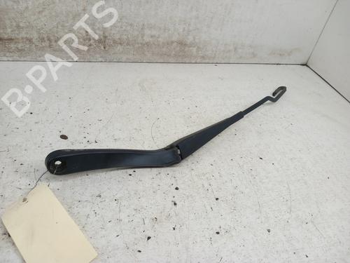 Used Front windshield wiper arm MERCEDES-BENZ C-CLASS (W203) C 220 CDI (203.006) (136 hp) 28737432