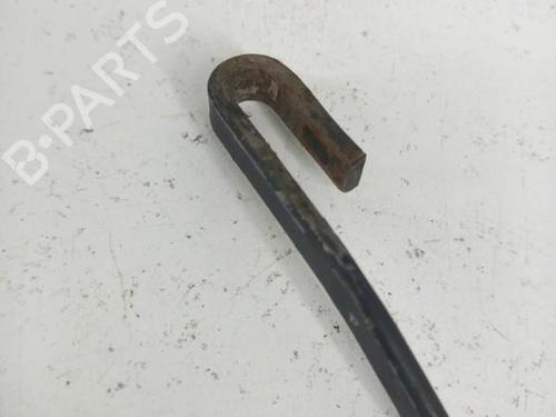 Used Front windshield wiper arm Front windshield wiper arm FORD FIESTA III (GFJ) 1.4 (73 hp) 28768737 28768737