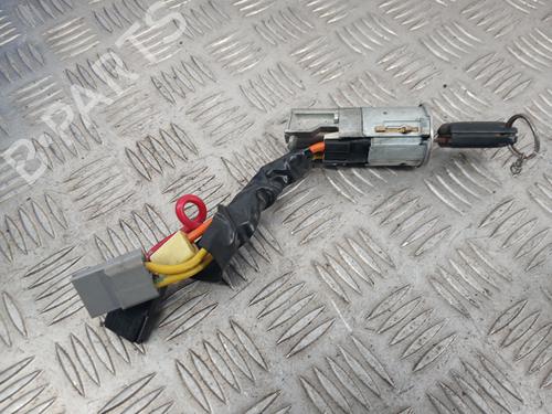 ignition-barrel-renault-clio-i-bc57_-5357_-1990-1991-1992-1993-1994-1995-1996-1997-1998-1999-31658600 main image