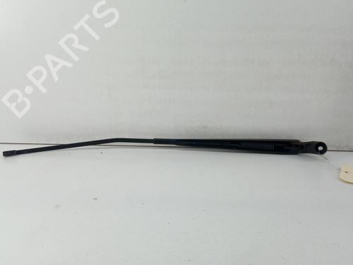 Used Front windshield wiper arm TOYOTA YARIS (_P1_) 1.3 (NCP10, SCP12_) (86 hp) 28773366