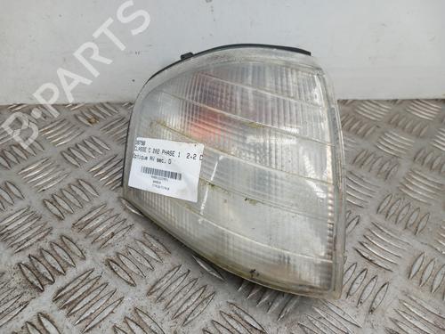 Used Right front indicator Right front indicator MERCEDES-BENZ C-CLASS (W202) C 220 D (202.121) (95 hp) 32758301 32758301