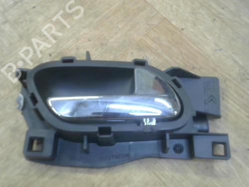 Used Front right interior door handle PEUGEOT 407 (6D_) 2.0 HDi 135 (6DRHRH, 6DRHRE, 6DRHRG, 6DRHRJ) (136 hp) 28765580