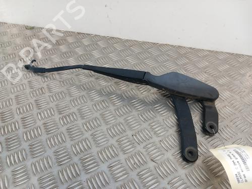 Used Front windshield wiper arm MERCEDES-BENZ C-CLASS (W204) C 200 CDI (204.001) (136 hp) 28745630