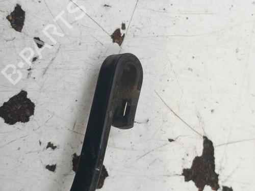 Used Front windshield wiper arm TOYOTA AVENSIS Estate (_T25_) 2.0 D-4D (CDT250_, CDT250R) (116 hp) 28762473