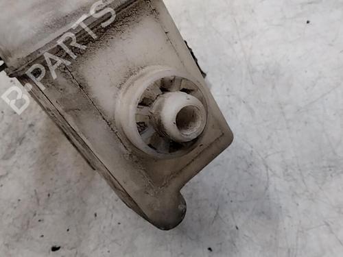 Used Windscreen washer tank MAZDA 323 F VI Hatchback (BJ) 2.0 TD (101 hp) 28759375