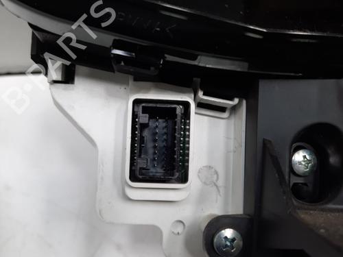 Cockpit TOYOTA YARIS (_P9_) 1.4 D-4D (NLP90_, NLP90R) (90 hp) 28775633