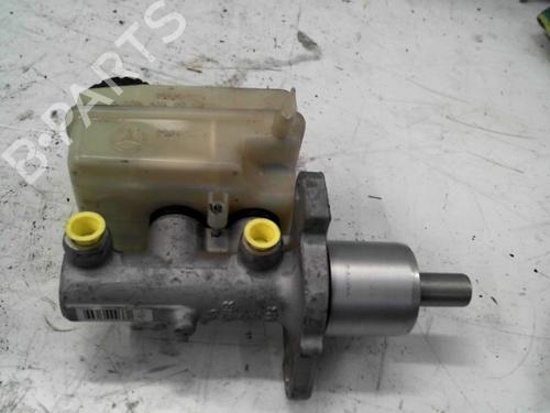 Used Brake master cylinder MERCEDES-BENZ B-CLASS Sports Tourer (W245) B 200 CDI (245.208) (140 hp) 28792740