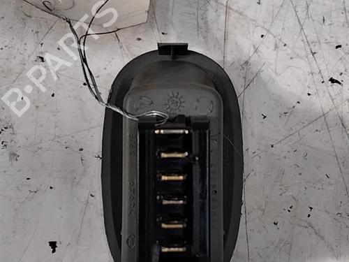 Used Left rear window switch Left rear window switch RENAULT SCÉNIC I MPV (JA0/1_, FA0_) 1.6 (JA00, JA16, JA15, JA19, JA1V, JA2B, JA2C, JA0B,... (107 hp) 28760182 28760182