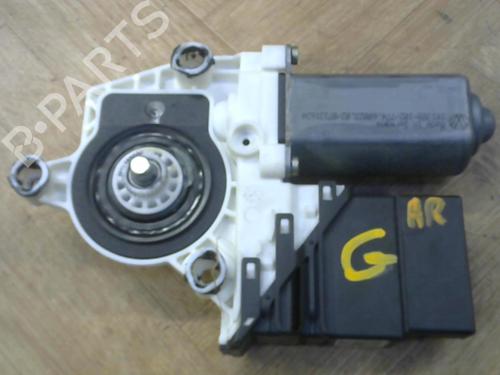 Vindusheismotor venstre bak VW GOLF IV (1J1) 1.9 TDI (90 hp) 28754873