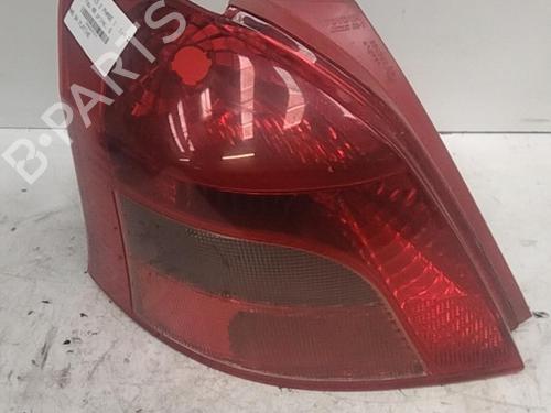 Używane Lampa tylna lewa TOYOTA YARIS (_P9_) 1.4 D-4D (NLP90_, NLP90R) (90 hp) 28769124