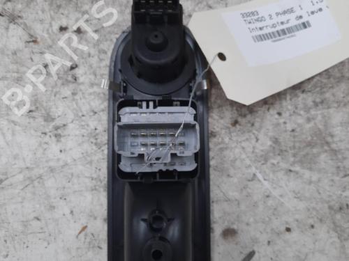 Used Left front window switch RENAULT TWINGO II (CN0_) 1.5 dCi (CN0E) (64 hp) 28771908