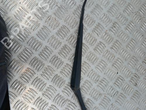 front-windshield-wiper-arm-toyota-rav-4-ii-_a2_-2000-2001-2002-2003-2004-2005-34456065 main image