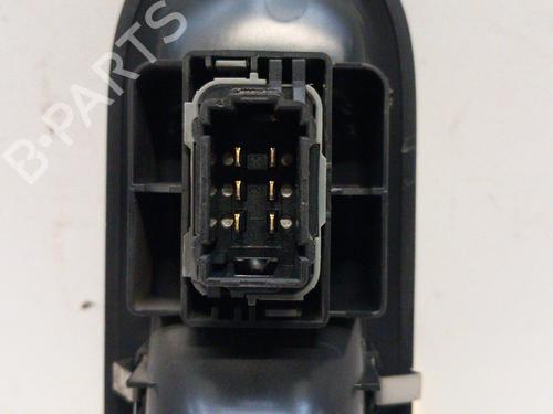 Used Right front window switch Right front window switch RENAULT CLIO III (BR0/1, CR0/1) 1.5 dCi (C/BR0G, C/BR1G) (68 hp) 28748329 28748329