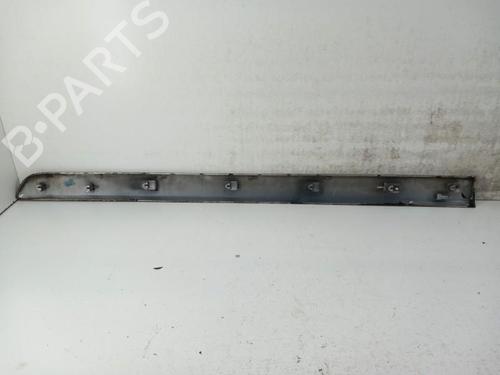 Used Door moulding trim RENAULT SCÉNIC II (JM0/1_) 1.5 dCi (JM1E, JM16) (106 hp) 28784101