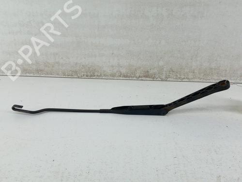 Used Front windshield wiper arm NISSAN MICRA II (K11) 1.0 i 16V (K11) (60 hp) 28761510