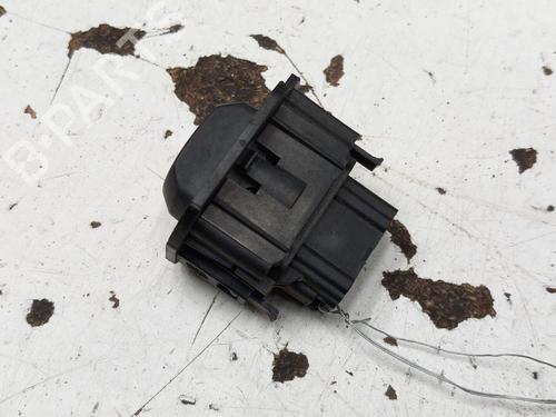 Interrupteur de vitre avant droite RENAULT LAGUNA II Grandtour (KG0/1_) 1.9 dCi (KG0G) | BP28771699I26