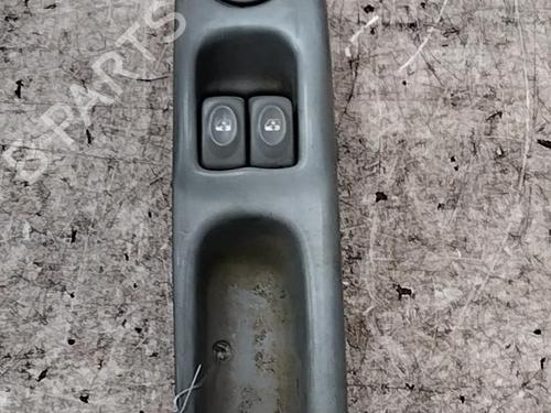 Used Left front window switch RENAULT TWINGO I (C06_) 1.2 16V (C060) (60 hp) 28749602