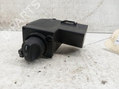 Used Headlight switch MERCEDES-BENZ E-CLASS T-Model (S210) E 300 T Turbo-D (210.225) (177 hp) 28738234