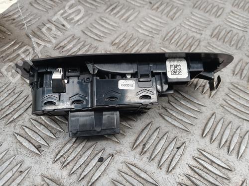 Used Left front window switch Left front window switch PEUGEOT 208 I (CA_, CC_) 1.4 HDi (68 hp) 33015231 33015231