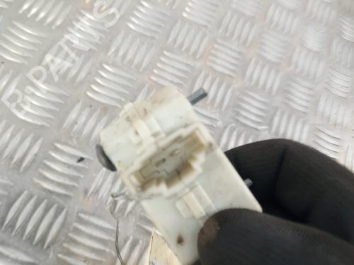 Used Fuel door actuator Fuel door actuator VW GOLF VI (5K1) 1.6 TDI (105 hp) 28744938 28744938