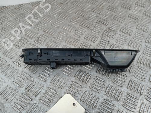 Used Left front window switch Left front window switch RENAULT SCÉNIC III (JZ0/1_) 1.9 dCi (JZ0J, JZ1J, JZ1K, JZ1S) (131 hp) 33534018 33534018