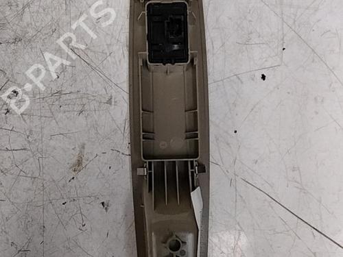 Used Right front window switch RENAULT SCÉNIC III (JZ0/1_) 2.0 dCi (JZ0Y, JZ26) (150 hp) 28789837