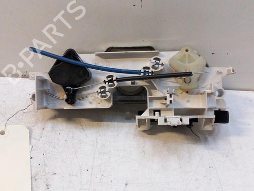 climate-control-toyota-yaris-_p1_-1999-2000-2001-2002-2003-2004-2005-28748587 main image