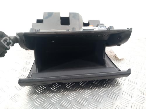 Used Glove box Glove box VW GOLF PLUS V (5M1, 521) 2.0 TDI (110 hp) 28779496 28779496