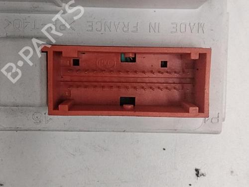 Used Display monitor RENAULT MEGANE II Estate (KM0/1_) 1.9 dCi (KMRG, KM1G, KM0G, KM2C) (120 hp) 28785315